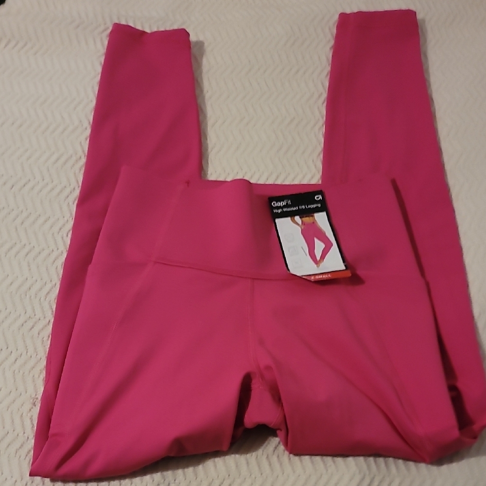 GAP Fit Fuchsia High-Waisted Leggings